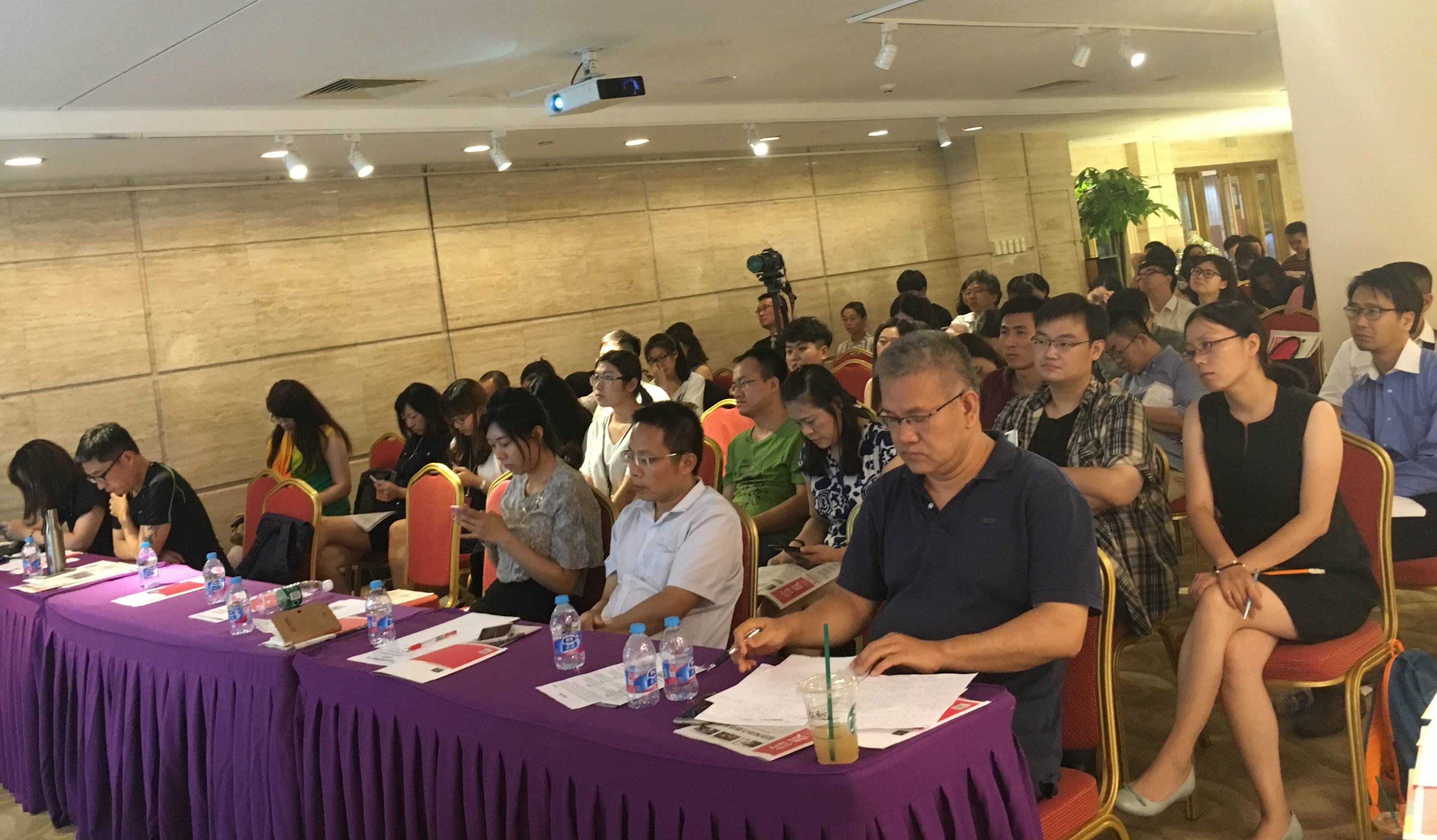 美通社新傳播茶會：全媒體時代醫療健康行業的傳播新思路