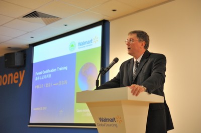 沃爾瑪全球采購辦公室副總裁藍(lán)柯（Ken Lanshe）非常支持供應(yīng)商森林認(rèn)證培訓(xùn)活動。