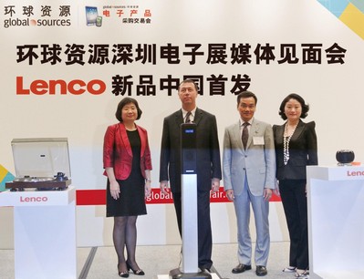 主辦方環(huán)球資源首席執(zhí)行官區(qū)乃光先生（右二）與參展商代表 Lenco 首席執(zhí)行官 Kresimir Secak 先生（左二）、環(huán)球資源中國內貿發(fā)展部副總裁任麗峰女士（左一）及環(huán)球資源企業(yè)事務副總裁蘇慧雯女士（右一）在“2013環(huán)球資源深圳電子展暨 Lenco 新品中國首發(fā)媒體見面會”上合影。