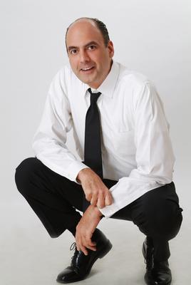 被稱為“中國通”的愛德華.雷曼先生是北京雷曼會計師事務所有限責任公司的創始人，是中國建國以來首位在中國律師事務所工作的外籍律師，同時亦是在中國律師事務所中任總經理一職時間最長的律所管理者。</span></em></div>
<em> </em></div>
<p><em> </em></p>
<div align="center" style="">
<div name="photo" style=" width: 410px; margin: 5px;"><a rel="nofollow" href="http://www.958m.com/sa/2013/12/11/20131211172739603715-org.jpg" target="_blank"><img style="margin-bottom: 5px;" src="http://www.958m.com/sa/2013/12/11/20131211172739603715.jpg" border="0" alt="雷曼律師事務所是一家在公司法商法業務領域內首屈一指的中國律師事務所，為其客戶提供全方位的法律服務，並在中國的北京、上海、深圳及廣州等地以及蒙古國境內均設有辦事處。" width="400" /></a><br /><span name="caption">雷曼律師事務所是一家在公司法商法業務領域內首屈一指的中國律師事務所，為其客戶提供全方位的法律服務，並在中國的北京、上海、深圳及廣州等地以及蒙古國境內均設有辦事處。